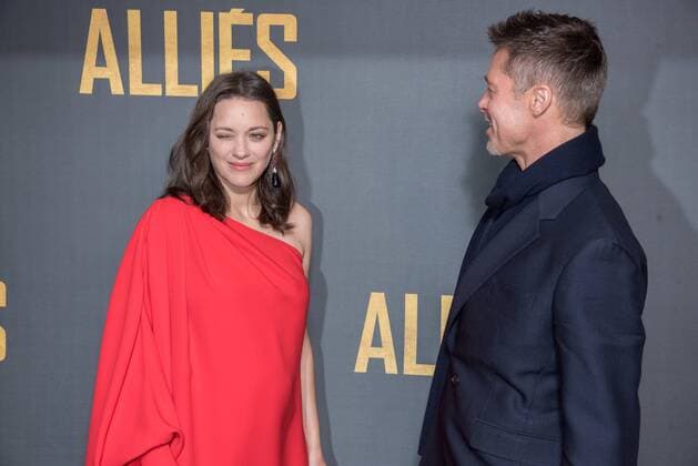 213646 2016-11-20 Paris, FRA, - Filmpremiere Allied (Vertraute Fremde) im UGC Normandie. Marion Cotillard und Brad Pitt.  Copyright: xSergexArnalx xStarfacex STAR_213646_146