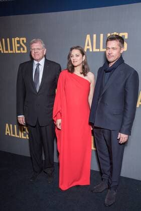 213646 2016-11-20 Paris, FRA, - Filmpremiere Allied (Vertraute Fremde) im UGC Normandie. Marion Cotillard und Brad Pitt. Robert Zemeckis.  Copyright: xSergexArnalx xStarfacex STAR_213646_147
