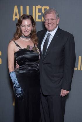 213646 2016-11-20 Paris, FRA, - Filmpremiere Allied (Vertraute Fremde) im UGC Normandie. Robert Zemeckis mit Frau Leslie Zemeckis.  Copyright: xSergexArnalx xStarfacex STAR_213646_161