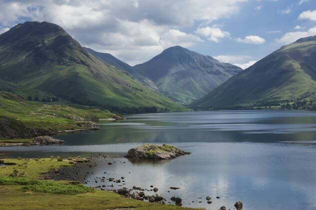 UNESCO-Welterbe: Englischer Lake District in Gro?britannien Great Gable, and Yewbarrow, Lake Wastwater, Wasdale, Lake District National Park, Cumbria, England, United Kingdom, Europe Copyright: JamesxEmmerson 747-1754