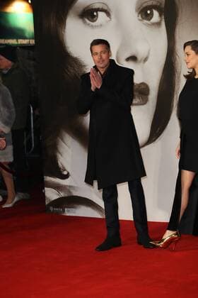 . 21 11 2016. London, United Kingdom. Brad Pitt and Marion Cotillard arriving at the Allied premiere in London.  xStephenxLockx xi-Imagesx IIM-13853-0008