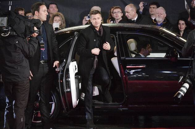 November 21, 2016 - London, London, UK - London, UK. Actor BRAD PITT arrives at the Allied UK film premiere at Odeon Leicester Square, London. The film follows two assassins who fall in love during a mission to kill a Nazi official during World War II. London UK  - ZUMAl94_ 20161121_zaf_l94_023