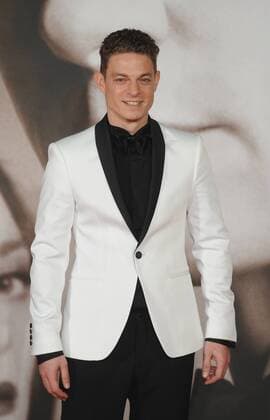 November 21, 2016 - London, England, United Kingdom - Vincent La Torre attends the UK Premiere of Allied at Odeon Leciester Square. London United Kingdom - ZUMAs147 20161121_zap_s147_010