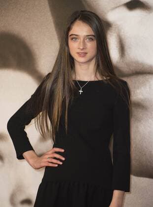 Allied UK film premiere London, UK. Raffey Cassidy at the Allied UK film premiere, Odeon Leicester Square cinema, Leicester Square, London, England, UK, on Monday 21 November 2016. LMK368-61302-221116 