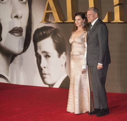 Allied UK film premiere London, UK. Robert Zemeckis and Leslie Zemeckis at the Allied UK film premiere, Odeon Leicester Square cinema, Leicester Square, London, England, UK, on Monday 21 November 2016. LMK368-61302-221116 