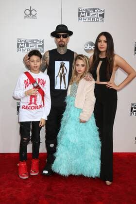 LOS ANGELES - NOV 20: Landon Asher Barker, Travis Barker, Alabama Luella Barker, Atiana de la Hoya at the 2016 American Music Awards at Microsoft Theater on November 20, 2016 in Los Angeles, CA  Copyright: xKathyxHutchinsx xIPAx