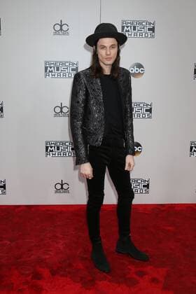 LOS ANGELES - NOV 20: James Bay at the 2016 American Music Awards at Microsoft Theater on November 20, 2016 in Los Angeles, CA  Copyright: xKathyxHutchinsx xIPAx