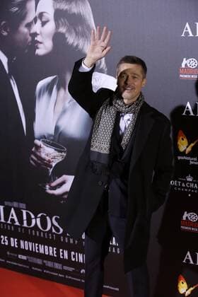 US actor Brad Pitt (C) arrives at premiere of the film Allied in Callao s cinema in Madrid, Spain on 22 November 2016. Allied Premiere in Madrid !ACHTUNG: NUR REDAKTIONELLE NUTZUNG!  20161122-636154465623878880