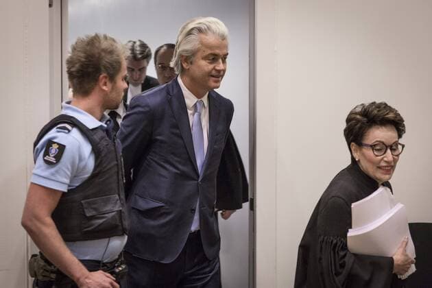 Badhoevedorp, 23 november 2016 - STRAFZAAK GEERT WILDERS. Even na 14.00 ur kwam Geert Wilders de zaal binnen. In het Justitieel Complex Schiphol is Geert Wilders vandaag toch aanwezig bij de behandeling van zijn strafzaak, eerder wilde hij niet naar de rechtbank komen. Geert Wilders wordt verdacht van het zich beledigend uitlaten over een groep mensen op grond van hun ras en aanzetten tot discriminatie van en haat tegen mensen. Deze uitlatingen zouden zijn gedaan op 12 en 19 maart 2014. Foto Dingena Mol Hollandse Hoogte The Netherlands, Badhoevedorp, November 23, 2016 - Geert Wilders. Criminal proceedings Geert Wilders. The Judicial Complex Schiphol Geert Wilders today still present in the treatment of his criminal case, rather he would not come to court. Geert Wilders is suspected of insulting comment on a group of people because of their race and incitement to discrimination and hat  60817066