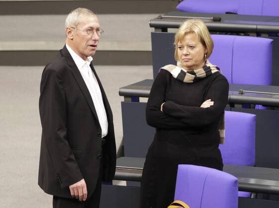 Berlin, Bundestag Plenum, Generaldebatte im Bundestag, Foto: Roland Claus, Dr. Gesine Lötzsch, Die Linke