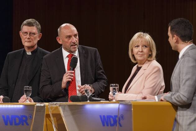 Rainer Maria Woelki, Detlef Scheele, Hannolore Kraft und Till Nassif beim WDR-Integrationsgipfel unter dem Motto Wie schaffen wir es? im Funkhaus am Wallrafplatz. Köln, 23.11.2016 Foto:xC.xHardtx xFuturexImage