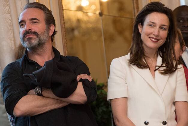 Claude Lelouch erhält Auszeichnung Orden der Krone in Brüssel Actor Jean Dujardin and Actress Elsa Zylberstein pictured during a ceremony to award the Commander in the Order of the Crown medal to French film director, writer, cinematographer, actor and producer Claude Lelouch, on Friday 25 November 2016 in Brussels.  BENOITxDOPPAGNE 04983294