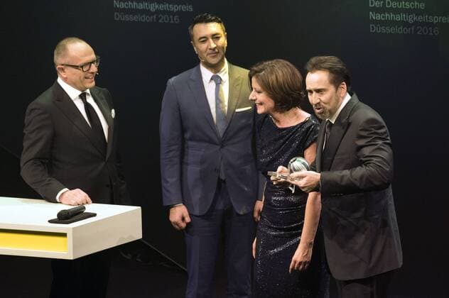 Stefan Schulze-Hausmann, Mehmet Kurtulus, Malu Dreyer und Nicolas Cage bei der Verleihung des Deutschen Nachhaltigkeitspreises 2016 im Maritim Hotel. Düsseldorf, 25.11.2016 Foto:xF.xKernx xFuturexImage