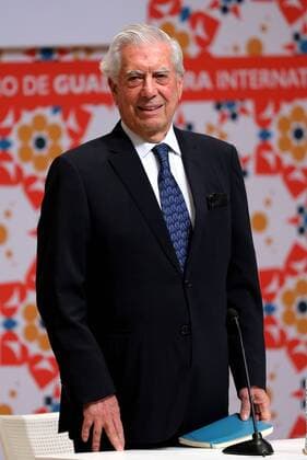 Buchmesse in Guadalajara, Mexiko Peruvian writer and Nobel Literature Prize Mario Vargas Llosa during the inauguration of the 30th International Book Fair (FIL in Spanish) of Guadalajara in Jalisco, Mexico, 26 November 2016. ROMANIAN WRITER NORMAN MANEA AT THE FIL !ACHTUNG: NUR REDAKTIONELLE NUTZUNG!  MEX001 20161127-636158048960386584