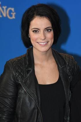 Sängerin Stefanie Kloss (Silbermond) posiert am 27.11.2016 in Köln bei der Premiere des Kino Film sing .