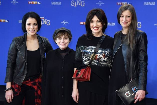 Stefanie Kloss, Katharina Thalbach, Iris Berben und Alexandra Maria Lara bei der Premiere des Kinofilms Sing im Cincedom. Köln, 27.11.2016 Foto:xJ.xKrickx xFuturexImage