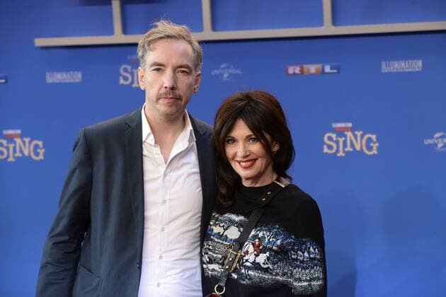 Olli Schulz und Iris Berben bei der Premiere des Kinofilms Sing im Cincedom. Köln, 27.11.2016 Foto:xJ.xKrickx xFuturexImage