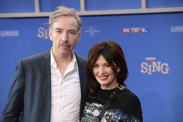 Olli Schulz und Iris Berben bei der Premiere des Kinofilms Sing im Cincedom. Köln, 27.11.2016 Foto:xJ.xKrickx xFuturexImage