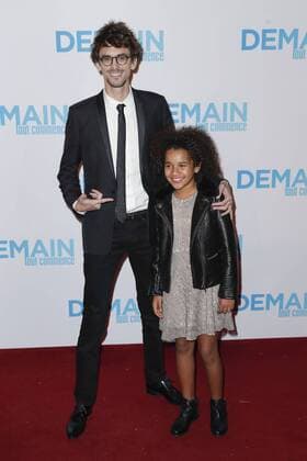 Hugo Gelin und Gloria Colston - Vor Filmpremiere Premiere - Demain tout commence Plötzlich Papa - Grand Rex Paris - 28 11 2016 GwendolineLeGoff Panoramic 