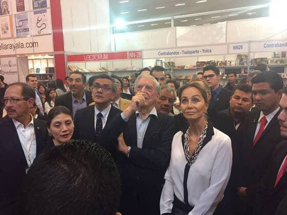 Peruvian writer and Nobel Literature Prize Mario Vargas Llosa (L) and his partner Isabel Preysler (C) attend the 30th Internaitonal Book Fair of Guadalajara in Jalisco, Mexico. PERUVIAN WRITER AND NOBEL LITERATURE PRIZE AT THE INTERNATIONAL BOOK FAIR OF GUADALAJARA !ACHTUNG: NUR REDAKTIONELLE NUTZUNG!  MEX002 20161129-636159781910756358