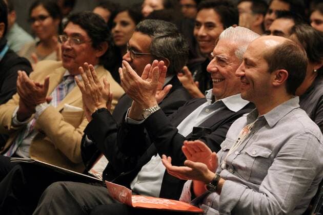 Peruvian Writter and Nbl awarded Mario Vargas Llosa (2-R) attends the panel Vargas Llosa and the new generations of Latin American writers at the third day of the International Book Fair of Guadalajara in Guadalajara, Mexico, 28 November 2016. INTERNATIONAL BOOK FAIR OF GUADALAJARA !ACHTUNG: NUR REDAKTIONELLE NUTZUNG!  MEX108 20161129-636159928264018533