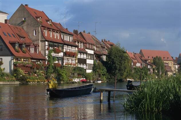 Little Venice, fishermens houses on River Regnitz, Bamberg, UNESCO World Heritage Site, Bavaria, Germany, Europe Copyright: CharlesxBowman 367-4595