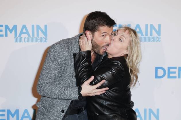 Christophe Beaugrand und Valerie Damidot - Vor Filmpremiere Premiere - Demain tout commence Plötzlich Papa - Grand Rex Paris - 28 11 2016 GwendolineLeGoff Panoramic 