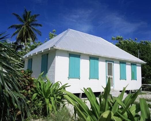 Typical cottage, George Town, Grand Cayman, Cayman Islands, West Indies, Central America Copyright: RuthxTomlinson 390-821