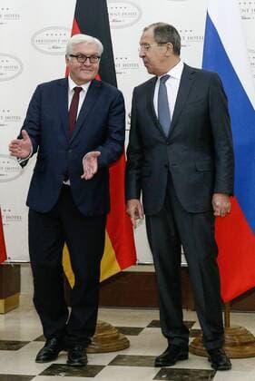 Ukraine-Konflikt: Treffen der AuÃŸenminister in Minsk MINSK, BELARUS - NOVEMBER 29, 2016: Germany s minister of foreign affairs Frank-Walter Steinmeier (L), and Russia s minister of foreign affairs Sergei Lavrov at a meeting of foreign ministers of the Normandy Four at the President Hotel. Alexander Shcherbak TASS  TS0392A1