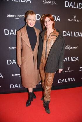 213908 Serge Arnal Starface 2016-11-30 Paris France Premiere du film Dalida . Premiere of Dalida movie. Katrina Patchett. Fauve Hautot. Hautot, Fauve; Patchett, Katarina  Copyright: xSergexArnalx xStarfacex STAR_213908_047