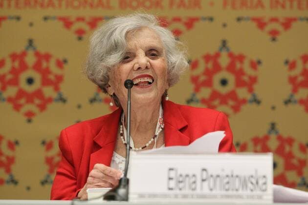 Mexican writer Elena Poniatowska speaks during a tribute to Mexican late poet, journalist and writer Elena Garro during the International Book Fair of Guadalajara (FIL) in Guadalajara, Mexico, 30 November 2016. International Book Fair of Guadalajara (FIL) !ACHTUNG: NUR REDAKTIONELLE NUTZUNG!  GDL01 20161201-636161624506290066
