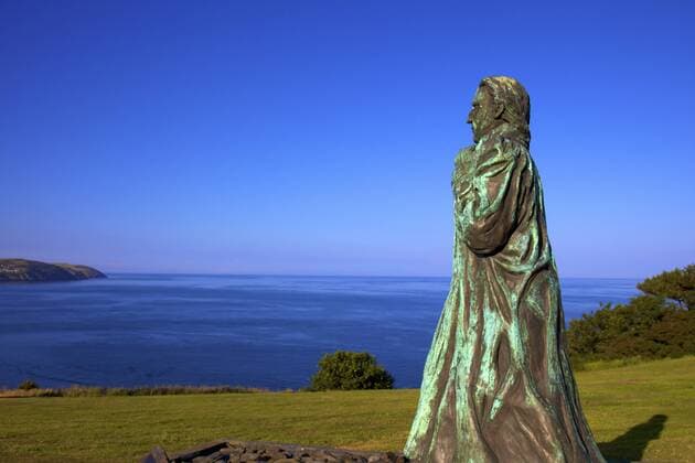 Statue of Sir William Hillary, Douglas, Isle of Man, Europe Copyright: NeilxFarrin 1126-861
