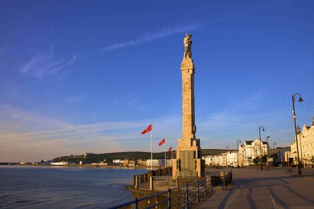 Douglas War Memorial and Seafront, Douglas, Isle of Man, Europe Copyright: NeilxFarrin 1126-871
