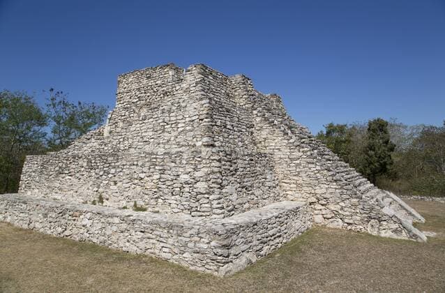 Structure Q-62, Mayapan, Mayan archaeological site, Yucatan, Mexico, North America Copyright: RichardxMaschmeyer 801-1478