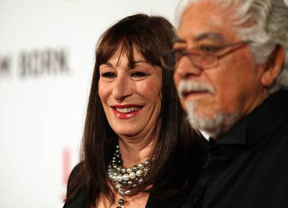Feb 09, 2008 - Los Angeles, California, USA - ANJELICA HUSTON and ROBERT GRAHAM arrive at LACMA s Opening of the Broad Contemporary Art Museum in Los Angeles, California. - ZUMAk45_ 20080209_bca_k45_003
