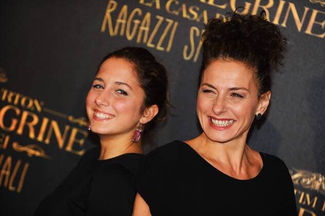 Die Insel der besonderen Kinder Filmpremiere in Rom Foto IPP CavalierexEmiliano Roma 05 12 2016 Roma. Red Carpet. Miss Peregrine. La casa dei ragazzi speciali -- Blu Yoshimi e la mamma Lidia Vitale  0