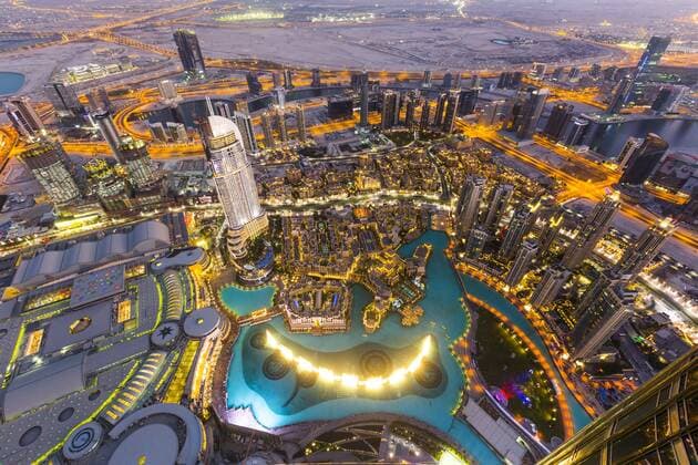  Ausblick von der Aussichtsplattform At The Top auf Burj Khalifa mit Wasserspiel The Dubai Fountain, Luxushotel The Address mit Dubai Mall und Souk Al Bahar, Abendstimmung, Downtown Dubai, Vereinigte Arabische Emirate, Asien Copyright: imageBROKER/DanielxKreher ibxdkr04430130.jpg
