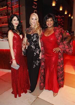 Josye Santos, Manuela Jansen, Deborah Woodson bei der LAMBERTZ-Fine Art-Kalenderpraesentation im Rosati Restaurant Koeln.