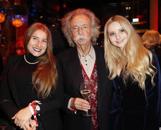 Maria Beckmann, Jean Puetz, Anna Hiltrop bei der LAMBERTZ-Fine Art-Kalenderpraesentation im Rosati Restaurant Koeln.