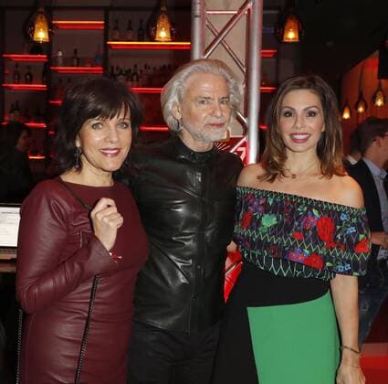 Birgit Schrowange, Dr. Hermann Buehlbecker (Alleininhaber LAMBERTZ), Dany Michalski bei der LAMBERTZ-Fine Art-Kalenderpraesentation im Rosati Restaurant Koeln.