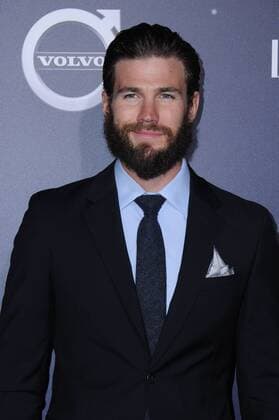 December 6, 2016 - Westwood, CA, United States - 06 December 2016 - Westwood, California. Austin Stowell. Premiere of Liongate s La La Land held at Mann Village Theater. Photo Credit: AdMedia Westwood United States - ZUMAa123 20161206_zaa_a123_115