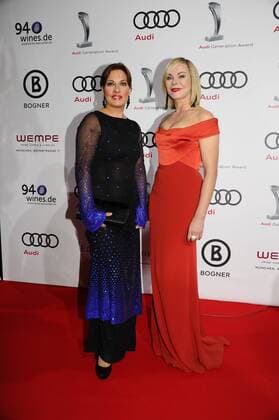 Julia Dahmen und Saskia Valencia 10 Jahre Audi Generation Award Preis, Auszeichnung Hotel Bayerischer Hof München 07. Dezember 2016