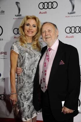 Joseph Vilsmaier mit Freundin Birgit 10 Jahre Audi Generation Award Preis, Auszeichnung Hotel Bayerischer Hof München 07. Dezember 2016