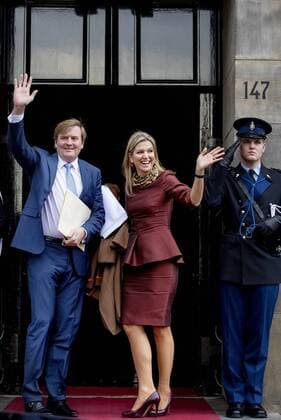 Bilder des Tages 08-12-2016 Amsterdam King Willem-Alexander, with Queen Maxima and Princess Beatrix, during the Erasmusprize ceremony at the Koninklijke paleis in Amsterdam. The King, patron of the Praemium Erasmianum foundation, and the board has awarded the 150.000 euro prize to the British writer Dame Antonia Susan Byatt (1936). This years theme of the Erasmusprijs was ‘Life Writing .  Copyright: xPPE v.d.xWerfx