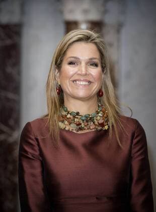 08-12-2016 Amsterdam King Willem-Alexander, with Queen Maxima and Princess Beatrix, during the Erasmusprize ceremony at the Koninklijke paleis in Amsterdam. The King, patron of the Praemium Erasmianum foundation, and the board has awarded the 150.000 euro prize to the British writer Dame Antonia Susan Byatt (1936). This years theme of the Erasmusprijs was ‘Life Writing .  Copyright: xPPE v.d.xWerfx