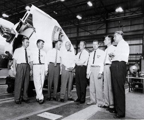 January 1, 1959 - Huntsville, Alabama, United States of America - Dr. Wernher von Braun, Director of the U.S. Army Ballistic Missile Agency s (ABMA) Development Operations Division, is shown briefing the seven original Mercury astronauts in ABMA s Fabrication Laboratory. (Left to right) Guss Grissom, Walter Schirra, Alan Shepard, John Glenn, Scott Carpenter, Gordon Cooper, Donald Slayton, and Dr. von Braun..Credit: NASA via CNP Huntsville United States of America - ZUMAs152 19590101_zaa_s152_003