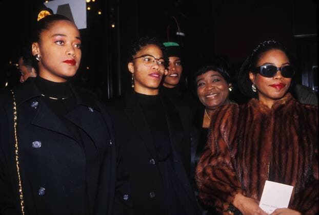 Feb. 19, 2008 - L4348RC.DR. BETTY SHABAZZ (MALCOLM X S WIDOW ) WITH HER CHILDREN AT THE PREMIERE OF MALCOLM X 11-16-1992. RC- - ZUMAg49_ 20080219_gaf_g49_128