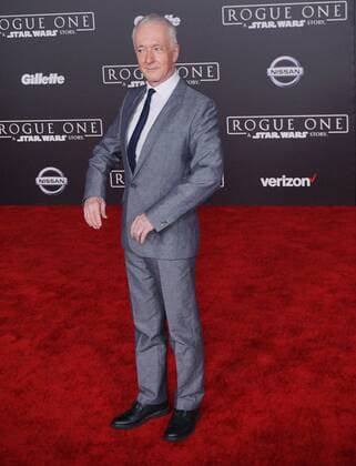 December 10, 2016 - Hollywood, CA, United States - 10 December 2016 - Hollywood, California - Anthony Daniels. Rogue One: A Star Wars Story World premiere held at Pantages Theater. Photo Credit: AdMedia Hollywood United States - ZUMAa123 20161210_zaa_a123_094