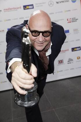 Gianfranco Rosi mit dem Preis für den besten Dokumentarfilm Fuocoammare Seefeuer , bei der Verleihung vom 29. Europäischen Filmpreis 2016 29th European Film Awards 2016 im Nationalen Forum für Musik. Breslau, 10.12.2016 Foto:xS.xGabschx xFuturexImage
