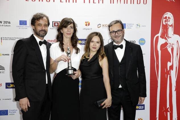 Claude Barras, Pauline Gygax, Kate Merkt und Michel Merkt mit dem Preis für den besten Animationsfilm Ma vie de Courgette Mein Leben als Zucchini bei der Verleihung vom 29. Europäischen Filmpreis 2016 29th European Film Awards 2016 im Nationalen Forum für Musik. Breslau, 10.12.2016 Foto:xS.xGabschx xFuturexImage